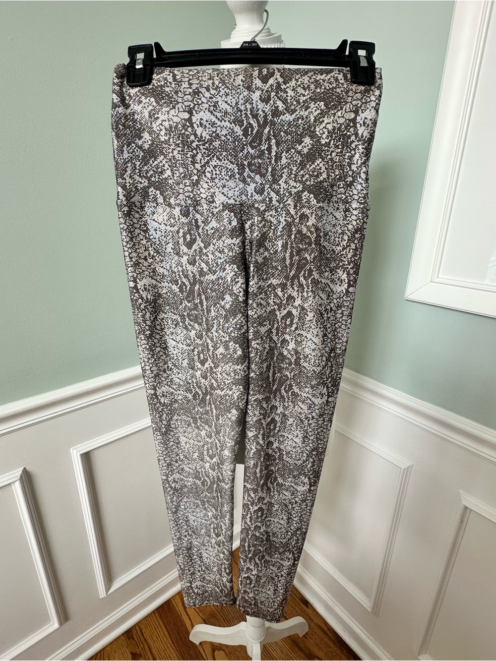 Emily Hsu Designs Snakeskin Legging Metallic Iridescent Shiny Sparkly Size S